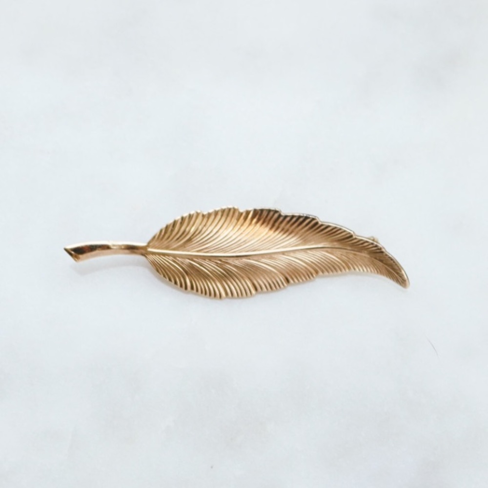 Vintage 1940s Winard 12K GF Leaf Brooch
